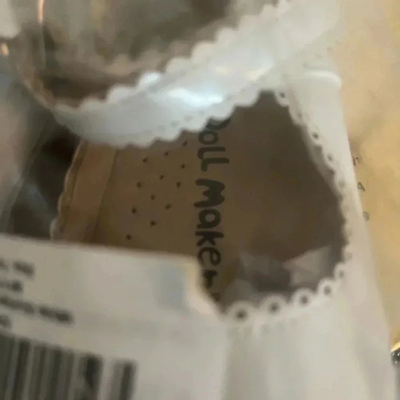 LITTLE GIRLS MARY JANE SCALLOPED TRIM SHOES WHITE NIP SIZE 6 - Picture 7 of 10